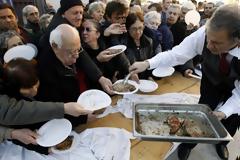 Λαβράκι Η ΕΙΔΗΣΗ! ΑΠΟΡΡΗΤΟ ΕΓΓΡΑΦΟ Ταϊζουν σάπια τρόφιμα, Έλληνες και λαθρο, με την ανοχη του ΕΦΕΤ και της ΑΡΙΣΤΕΡΗΣ ΜΑΦΙΟΖΙΚΗΣ ΚΥΒΕΡΝΗΣΗΣ;;;;; ΚΥΡΙΟΙ, ΓΝΩΡΙΖΕΤΕ ΠΩΣ ΕΓΚΛΗΜΑΤΕΙΤΕ;;;;;;;;;