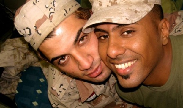 Οι άνδρες που ερωτεύτηκαν στο εμπόλεμο Ιράκ και έφτασαν στην άλλη άκρη για να ζήσουν μαζί - Φωτογραφία 1