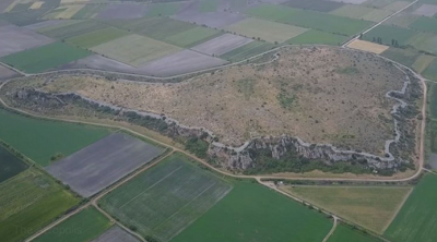 Εντυπωσιακά πλάνα με drone από τη μεγαλύτερη Μυκηναϊκή ακρόπολη της Ελλάδας (vid) - Φωτογραφία 1