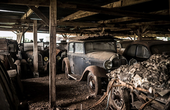 Παλιά αυτοκίνητα αξίας 12 εκατ. ευρώ ξεχασμένα σε μια φάρμα! [photos] - Φωτογραφία 2