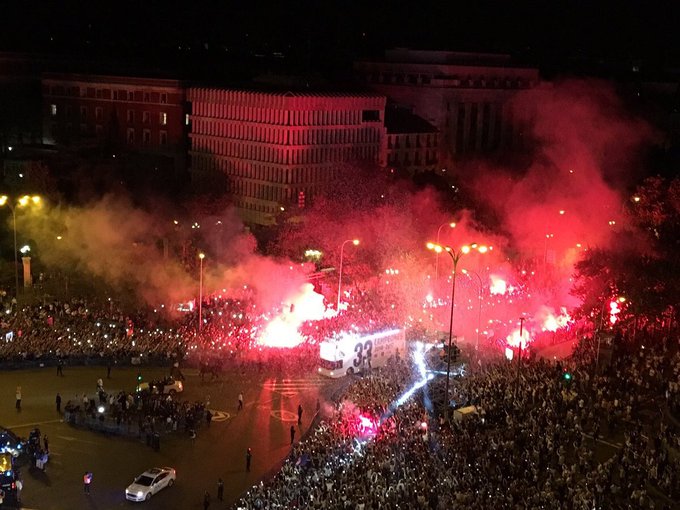 Ρεάλ: Κάηκε η Μαδρίτη για την πρωταθλήτρια! Το... σύνθημα για Πικέ - Φωτογραφία 4