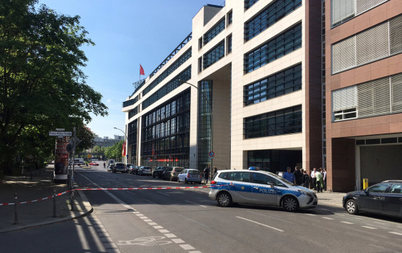 Εκκενώθηκε η έδρα του SPD λόγω ύποπτου δέματος - Φωτογραφία 1
