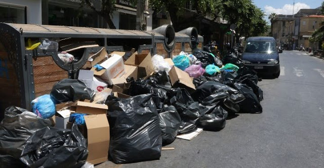 Τα σκουπίδια κάνουν πάρτι στην… πλατεία - Φωτογραφία 7