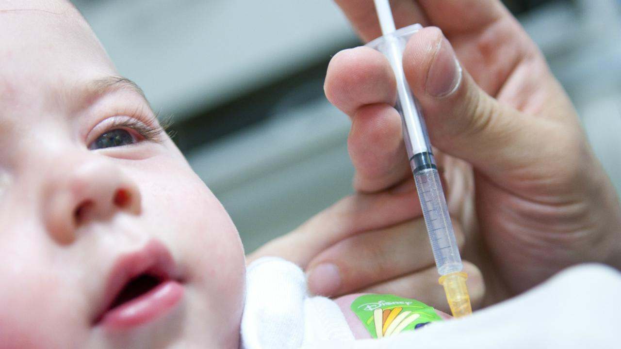 Πρόστιμο και αφαίρεση γονικής επιμέλειας σε όσους δεν εμβολιάζουν τα παιδιά τους στην Ιταλία - Φωτογραφία 1