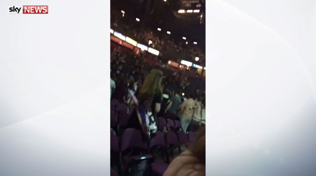 Manchester Arena: Η στιγμή της έκρηξης! Πανικός και ουρλιαχτά – Βίντεο ντοκουμέντο που κόβει την ανάσα - Φωτογραφία 1