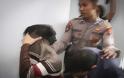 2 άνδρες στην Ινδονησία θα μαστιγωθούν επειδή τους έπιασαν σε ιδιωτικές στιγμές