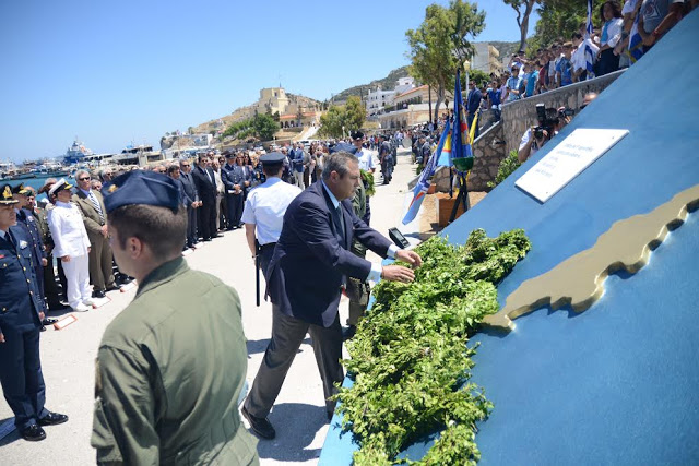 Ο Υπουργός Εθνικής Άμυνας Πάνος Καμμένος στις εκδηλώσεις τιμής και μνήμης για τον Ήρωα Σμηναγό Κώστα Ηλιάκη στην Κάρπαθο - Φωτογραφία 13