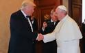 Γιατί η Μελάνια Τραμπ πήγε στο Βατικανό φορώντας δαντελένιο μαντίλι στο κεφάλι [photos] - Φωτογραφία 8
