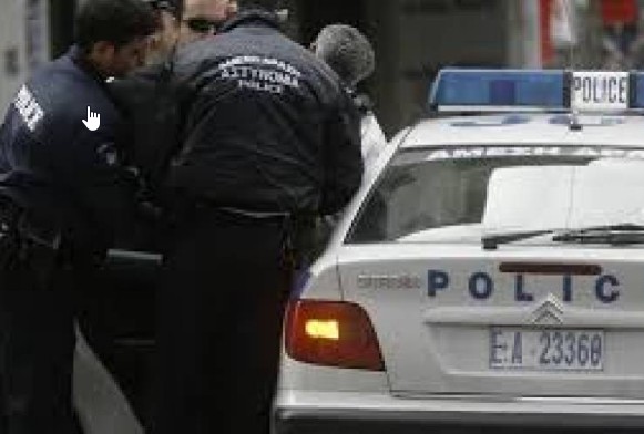 Συνελήφθη 30χρονος  για διαρρήξεις - κλοπές από καταστήματα στο κέντρο της Αθήνας - Φωτογραφία 1