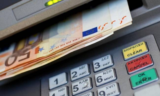 Capital controls: Στα 1.800 ευρώ αναλήψεις μία φορά το μήνα - Φωτογραφία 1