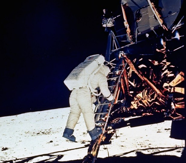 Εσείς ξέρετε ποιος τράβηξε τις πρώτες σεληνιακές φωτογραφίες το 1969; - Φωτογραφία 6