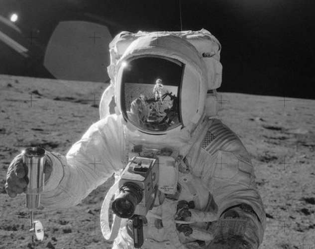 Εσείς ξέρετε ποιος τράβηξε τις πρώτες σεληνιακές φωτογραφίες το 1969; - Φωτογραφία 8