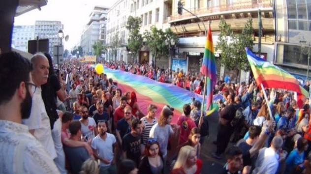 Στην πλατεία Συντάγματος, για πρώτη χρονιά φέτος, το Athens Pride - Φωτογραφία 1