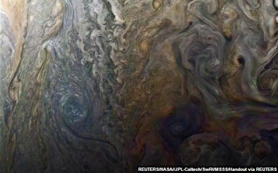 Θεόρατοι κυκλώνες η νέα αναπάντεχη ανακάλυψη του Juno στον Δία - Φωτογραφία 1