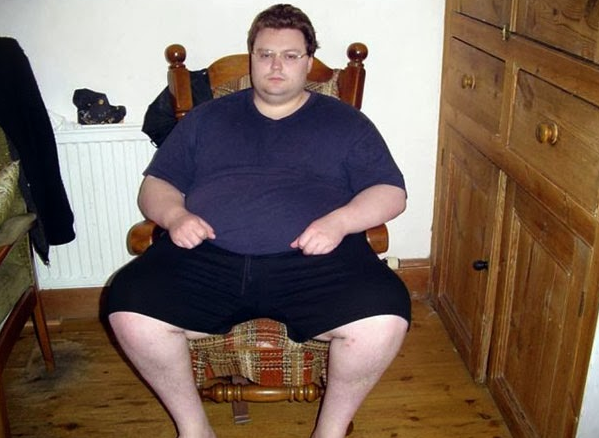 Άνδρας 210 κιλών έγινε κούκλος σε 18 μήνες! Δεν θα πιστεύετε στα μάτια σας! [photos] - Φωτογραφία 1