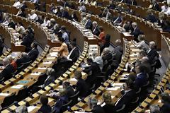 Η Ε.Ε. στηρίζει τον Soros και «τιμωρεί» την Ουγγαρία