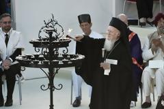 Ιδού! Απίστευτες εικόνες - Η Πανθρησκεία είναι εδώ!