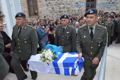 Με μεγάλες τιμές η Λέσβος υποδέχτηκε τον ήρωα Εφ. Ανθλγο Γεώργιο Ζερβομανώλη που έπεσε μαχόμενος στην Κύπρο (vids, pics) - Φωτογραφία 13
