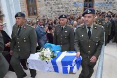 Με μεγάλες τιμές η Λέσβος υποδέχτηκε τον ήρωα Εφ. Ανθλγο Γεώργιο Ζερβομανώλη που έπεσε μαχόμενος στην Κύπρο (vids, pics)