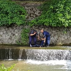 Θρίλερ με άντρα που έπεσε στο Ληθαίο ποταμό [photos+video] - Φωτογραφία 4