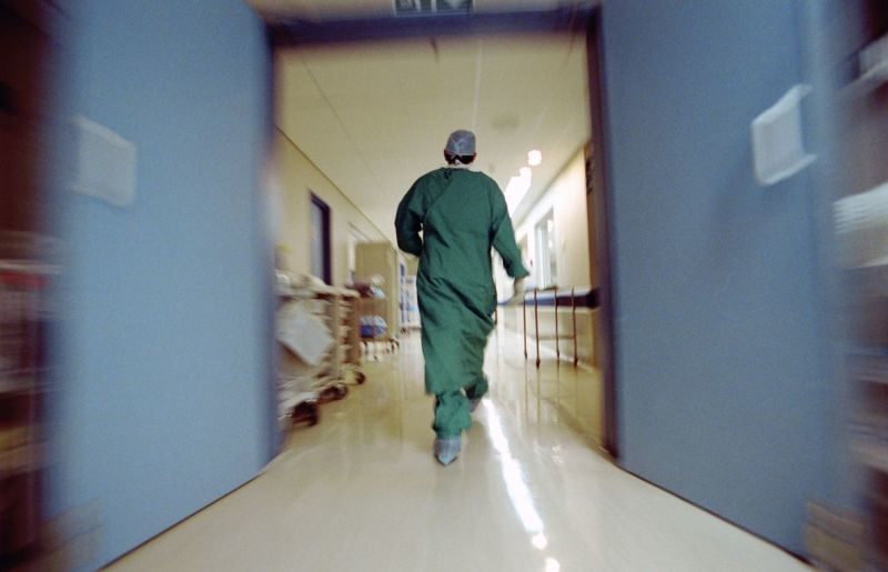 Εργαζόμενοι στο ΕΣΥ: Εάν εφαρμοζόταν η εργατική νομοθεσία τα μισά νοσοκομεία πρέπει να κλείσουν - Φωτογραφία 1