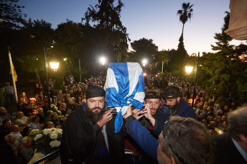 Κωνσταντίνος Μητσοτάκης: Τα Χανιά αποχαιρετούν τον πρώην πρωθυπουργό - Σε λαϊκό προσκύνημα η σορός του - Φωτογραφία 1