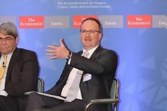 LARS FELD: ΛΥΣΗ ΜΕ ΠΑΡΑΤΑΣΗ ΣΤΗΝ ΕΚΤΑΜΙΕΥΣΗ ΤΟΥ ΔΝΤ VD