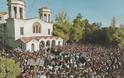 Όταν η Ελλάδα πενθεί: Θάνατοι διάσημων Ελλήνων που συγκλόνισαν το πανελλήνιο - 7 κηδείες που μετατράπηκαν σε λαϊκό προσκύνημα [photos] - Φωτογραφία 3