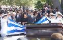 Κηδεία Μητσοτάκη: Ο πόνος και η θλίψη σε 23 συγκλονιστικές φωτογραφίες - Φωτογραφία 23