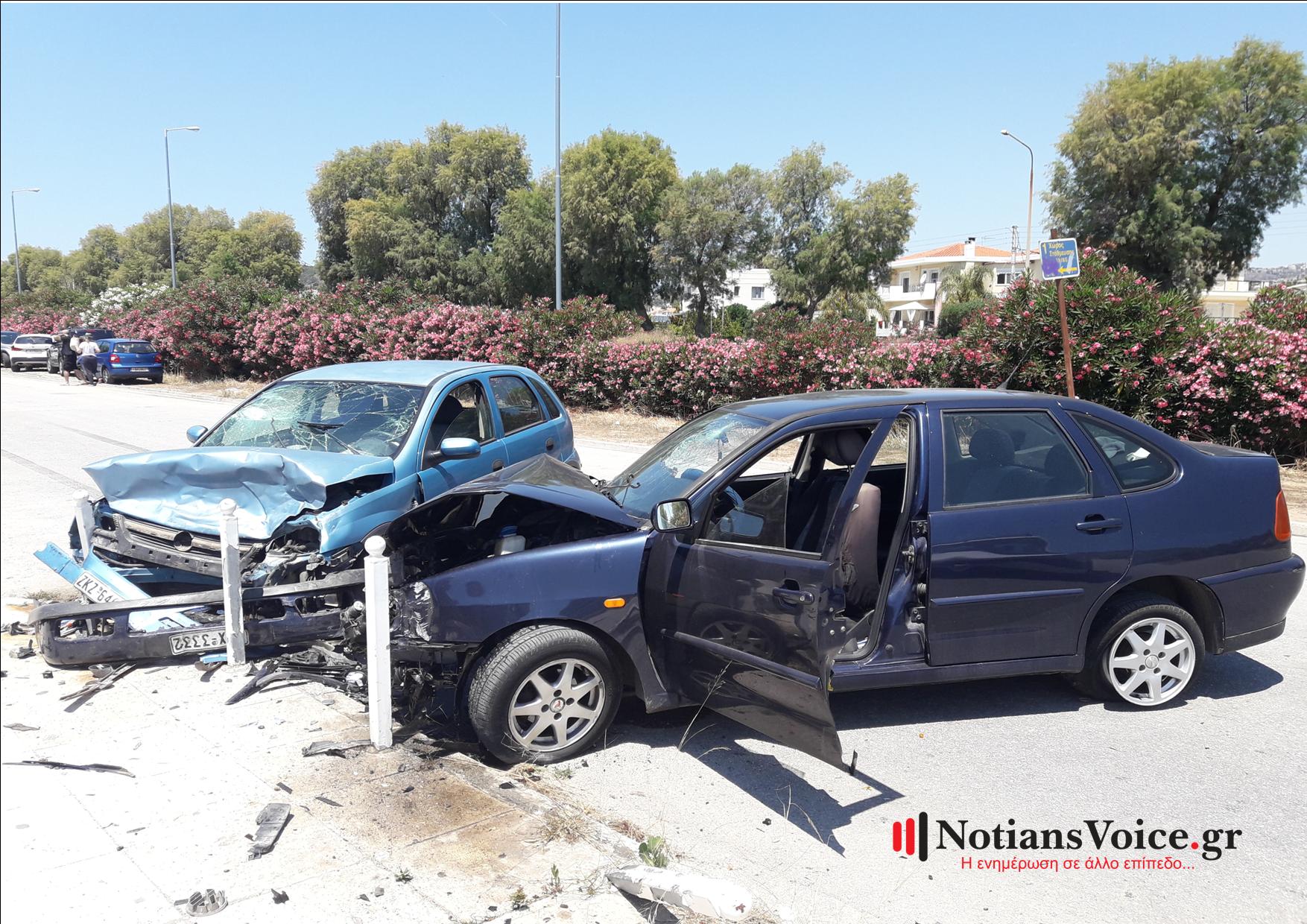 Τροχαίο ατύχημα με έναν σοβαρά τραυματία στην Βάρκιζα - Φωτογραφία 2