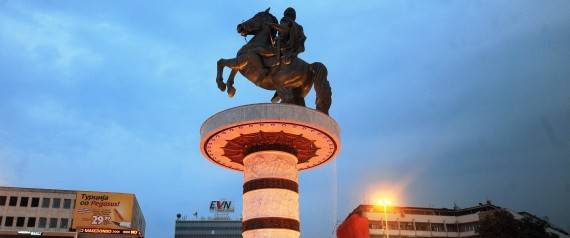 Η νέα κυβέρνηση των Σκοπίων θέλει να ρίξει τα αγάλματα του Μ. Αλεξάνδρου - Φωτογραφία 1