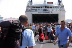 Πότε δικαιούστε έκπτωση στα εισιτήρια των πλοίων – Όλα όσα θέλετε να ξέρετε