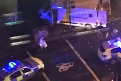 Τρόμος στο Λονδίνο: Διπλό χτύπημα με 6 νεκρούς και 30 τραυματίες - ΒΙΝΤΕΟ - ΦΩΤΟ