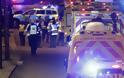 Τρόμος στο Λονδίνο: Διπλό χτύπημα με 6 νεκρούς και 30 τραυματίες - ΒΙΝΤΕΟ - ΦΩΤΟ - Φωτογραφία 2