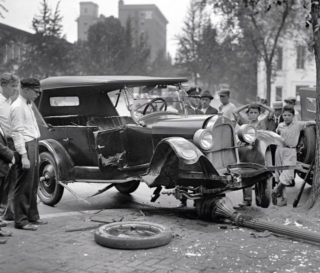Το πρώτο θανατηφόρο τροχαίο στην Ελλάδα έγινε όταν υπήρχαν μόλις επτά αυτοκίνητα - Φωτογραφία 11