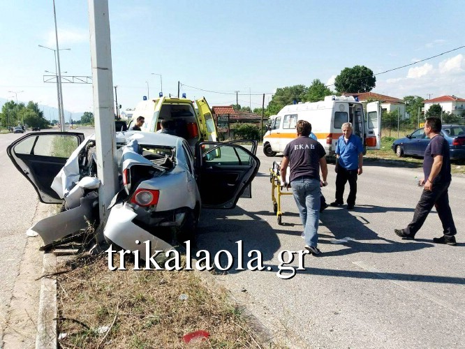 Τροχαίο ατύχημα με τρεις τραυματίες νωρίτερα στα Τρίκαλα [photos] - Φωτογραφία 1