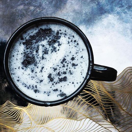 Η νέα τάση στον καφέ είναι… «Γκόθικ» latte - Φωτογραφία 5