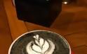 Η νέα τάση στον καφέ είναι… «Γκόθικ» latte - Φωτογραφία 2