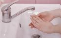 Το πλύσιμο των χεριών με κρύο νερό είναι εξίσου αποτελεσματικό όσο και με ζεστό