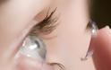 Προσοχή - Κίνδυνος: Να τι μπορεί να σου συμβεί αν φοράς φακούς επαφής όταν κοιμάσαι