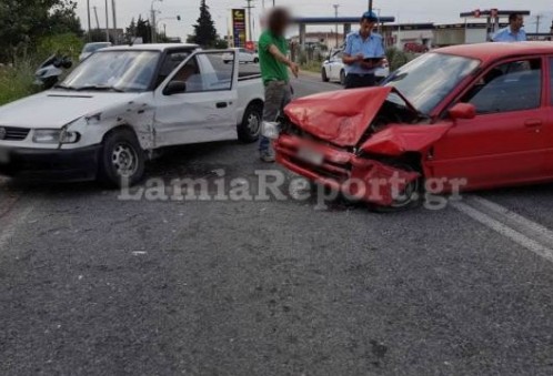 Λαμία: Τροχαίο με το καλημέρα [photos] - Φωτογραφία 1