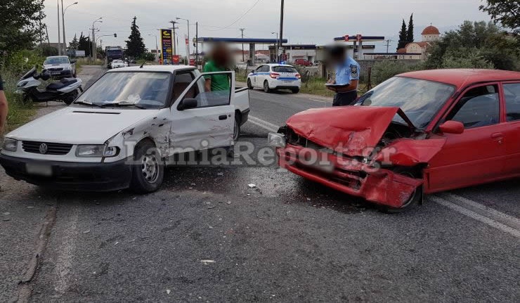 Λαμία: Τροχαίο με το καλημέρα [photos] - Φωτογραφία 2