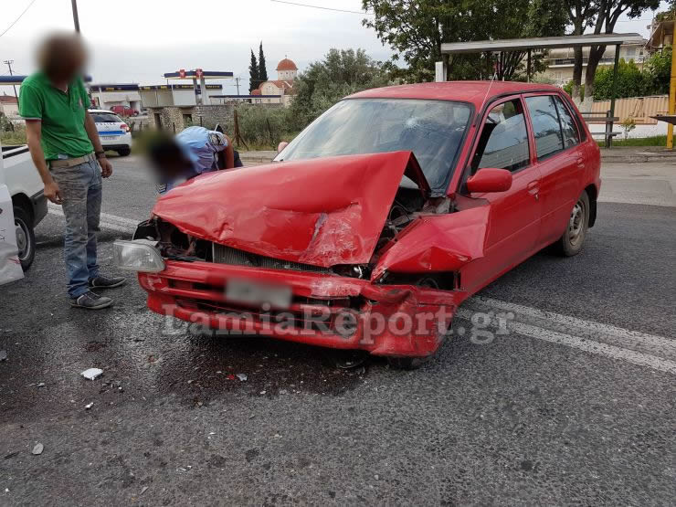 Λαμία: Τροχαίο με το καλημέρα [photos] - Φωτογραφία 3