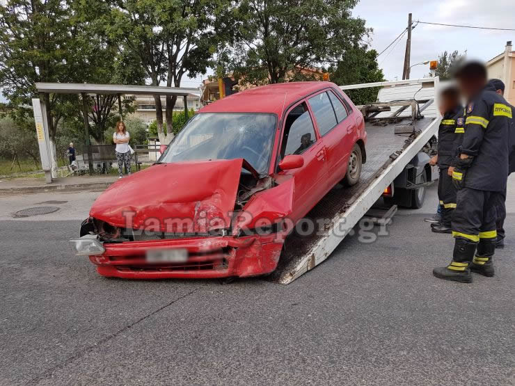 Λαμία: Τροχαίο με το καλημέρα [photos] - Φωτογραφία 7