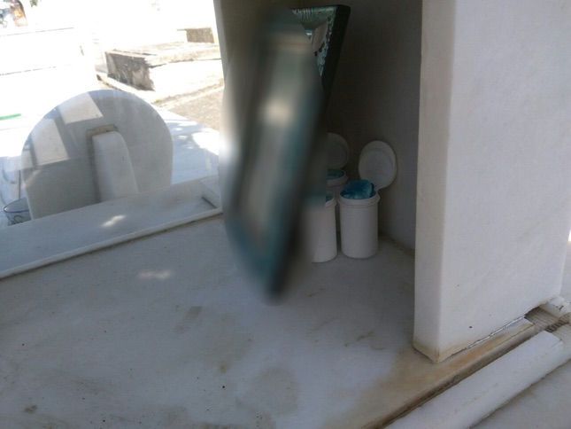 Κρήτη: Έκρυβαν τις δόσεις της κοκαίνης μέσα σε τάφο - Φωτογραφία 2