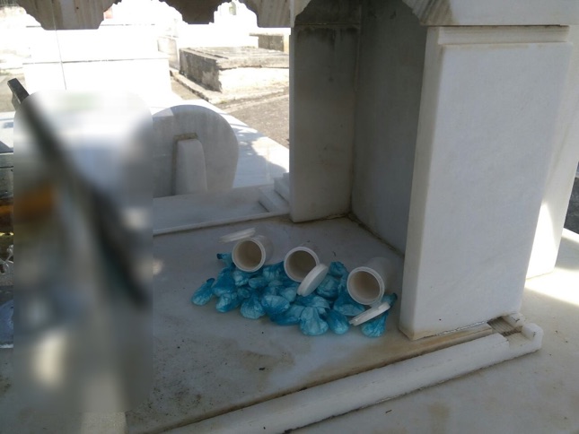 Κρήτη: Έκρυβαν τις δόσεις της κοκαίνης μέσα σε τάφο - Φωτογραφία 3