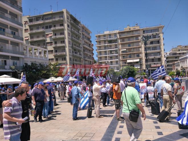 Μπλόκο στο κέντρο της πόλης από τους οπαδούς του Σώρρα - Πορεία αυτοκινήτων με Ελληνικές Σημαίες από το πρωί [photos] - Φωτογραφία 7