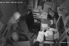Εικόνες - Ντοκουμέντο: Έτσι σήκωσαν χρηματοκιβώτιο από την λαχαναγορά