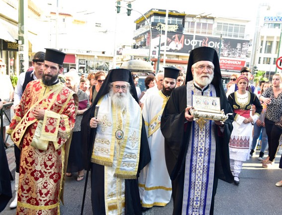 Κλήρος και λαός υποδέχθηκαν την Αγία Αικατερίνη στο Περιστέρι [photos] - Φωτογραφία 1