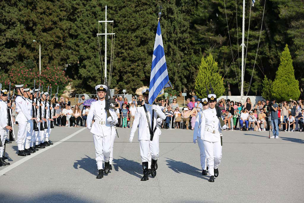 Τελετή Επίδοσης Ξιφών σε Αξιωματικούς Ειδικοτήτων ΠΝ (ΦΩΤΟ) - Φωτογραφία 4